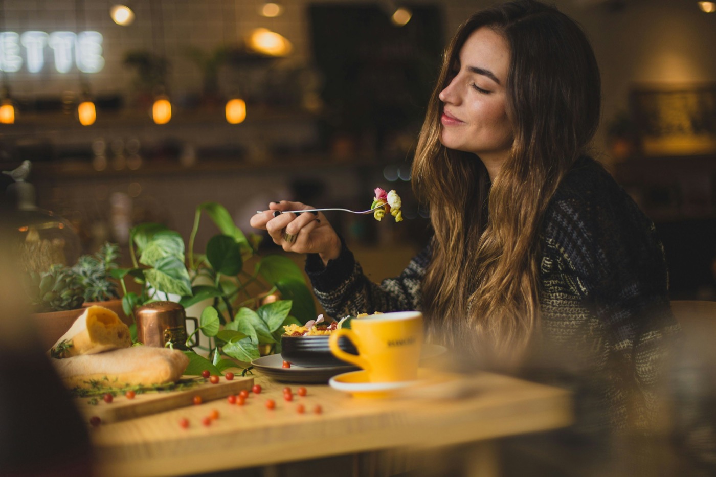 Vom Müssen ins Spüren — wie Ernährung dich mit dir selbst verbindet